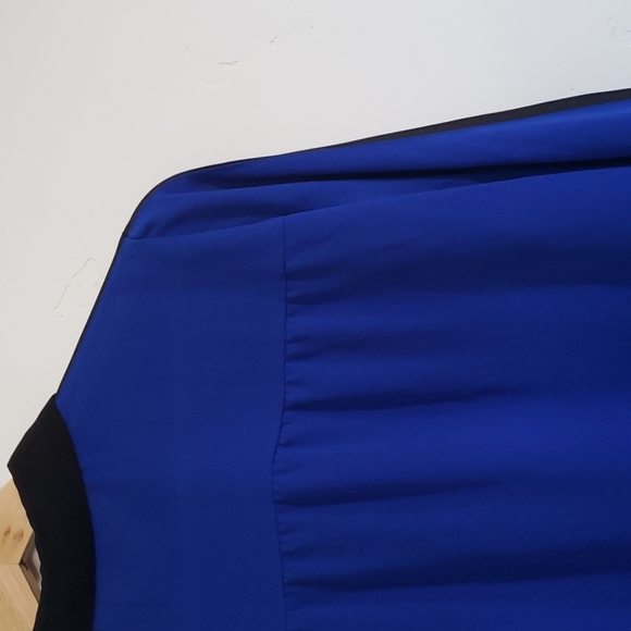 Colorblocked Button Down - Picture 4 of 5